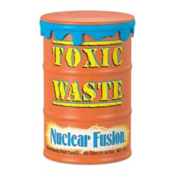 Toxic Waste Nuclear Fusion Sour Candy i farverig trommel, dobbelt smags kombinationer.